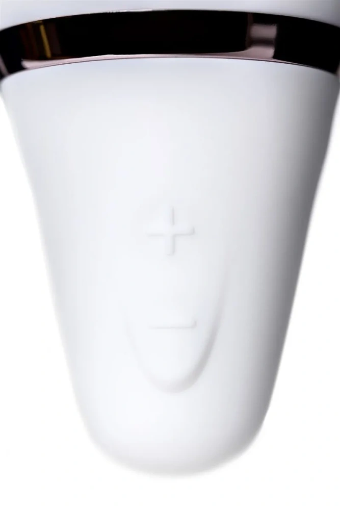 Белый вибромассажер Satisfyer Little Wand